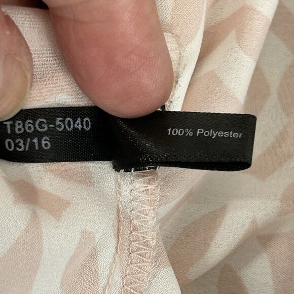 THE LIMITED LS Blouse Geometric Pink White Roll Tab Tunic Top Collared Sz L - Picture 8 of 9